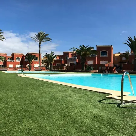 Chalet Pool View Σπίτι διακοπών *
